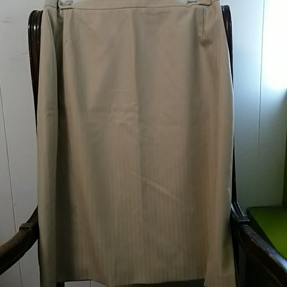 Escada beige wool pencil skirt size 44 US 14